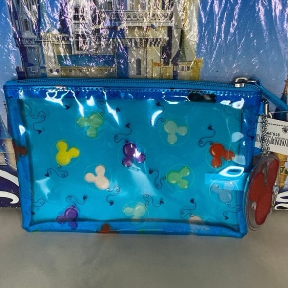 Disney parks 2019 d23 Pixar UP! attractions wristlet clutch pouch NWT - Picture 4 of 4